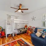 Jaky Cozy Charlotte Home