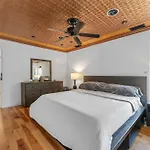 Jaky Cozy Charlotte Home
